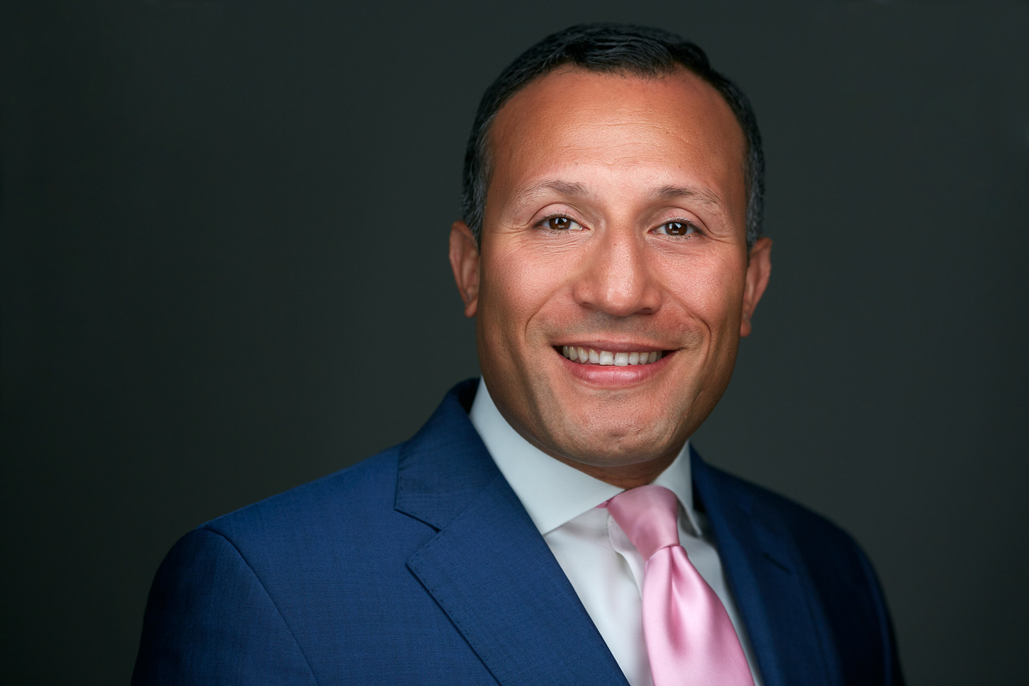 HectorPachasPhotographyWarrenPenaFinancialAdvisorHeadshotsNorwalk Full 008 Fifth Avenue Financial